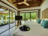 Резиденция с бассейном Beach с 3 комнатами