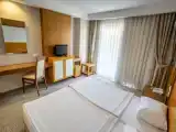 Двухместный номер Стандарт с частичным видом на море