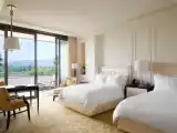 Четырёхместный номер Beverly Hills с террасой и с красивым видом из окна