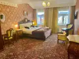 Трёхместный номер Royal с красивым видом из окна