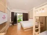 Номер Family with Bunk Bed
