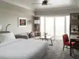 Номер with Runway View