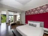 Двухместный номер Grand Deluxe с видом на бассейн