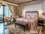 Номер Deluxe Versace с видом на город