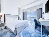 Двухместный клубный номер Luxury с балконом и с частичным видом на море
