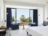 Номер с террасой семейный смежный с видом на море