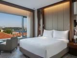Двухместный номер Deluxe with partial bosphorus view