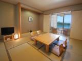 Номер Japanese-Style with Semi-Open-Air Bath