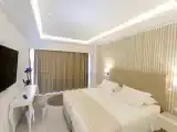Трёхместный номер с видом на сад