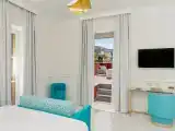 Двухместный полулюкс с террасой и джакузи Deluxe с видом на море