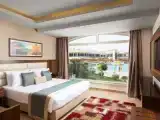 Двухместный номер Deluxe с видом на бассейн