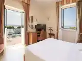 Двухместный номер с видом на озеро