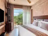 Двухместный Retreat Guest Room Tropical с балконом и с видом на горы