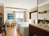Номер Deluxe с частичным видом на море