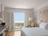 Двухместный номер Luxury с частичным видом на море