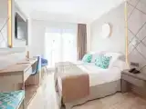 Двухместный Lounge номер с частичным видом на море