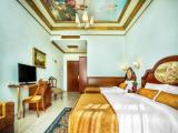 Трёхместный номер Imperial Palace Комфорт с видом на город