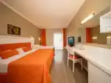Семейный номер Lake House