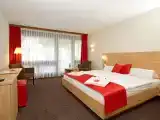 Двухместный номер Superior West с балконом