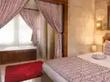 Двухместный люкс № 105 King с джакузи (Top Floor)