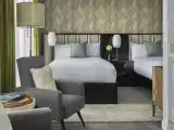 Четырёхместное бунгало с патио Signature