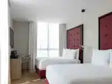 Четырёхместный номер с видом на закат