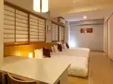 Трёхместный семейный номер Residential