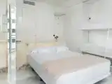 Номер с частичным видом на море