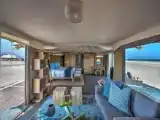 Двухместная тент Premium c 1 комнатой с частичным видом на море