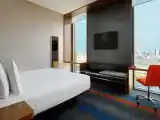 Двухместный номер Aloft Superior с видом на бассейн