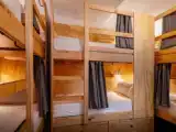 Кровать в общем номере (женский номер)