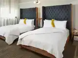 Номер Greater