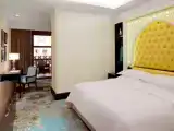 Двухместный номер клубный Sheraton с балконом и с видом на бассейн