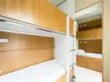 (мужской номер) кровать в общем номере