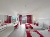 Двухместный номер Стандарт с частичным видом на море
