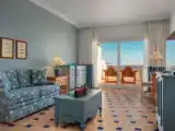 Двухместный полулюкс на высоком этаже c 1 комнатой с балконом и with Red Sea view