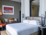 Двухместный номер клубный с видом на Emirates Palace с балконом