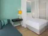 Двухместный номер Superior с частичным видом на море