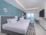 Четырёхместный номер Deluxe seafront