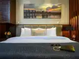 Двухместный номер Royal Executive с частичным видом на море