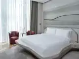 Двухместный номер Jacuzzi Beyond ME+ by Zaha Hadid