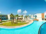 Трёхместный номер Lake House с видом на бассейн