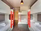 Шестиместный номер только с двухъярусными кроватями