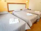 Трёхместный номер с видом на море
