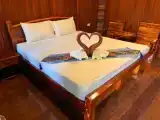 Двухместное Bungalow Wooden Cottage с видом на бассейн