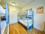 Кровать в общем номере (мужской номер)