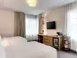 Четырёхместный номер Deluxe с видом на парк