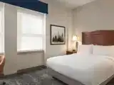 Двухместный номер Accessible with Roll-In Shower