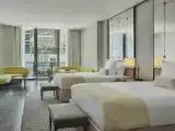 Номер SLS Lux для гостей с ограниченными возможностями