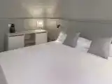 Двухместный номер с видом на улицу